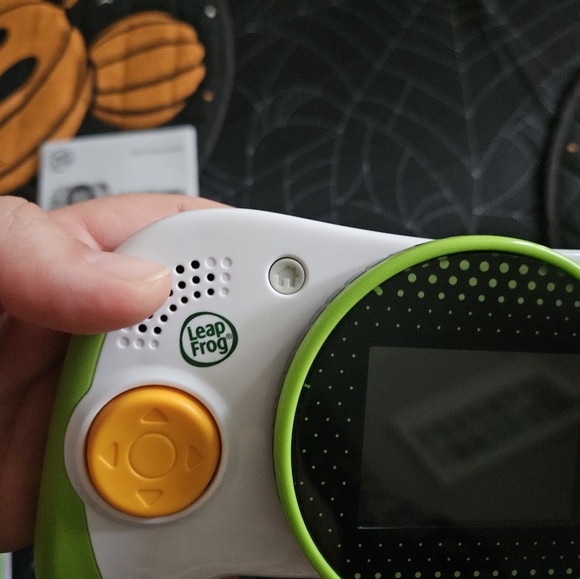 LeapFrog Leapster Ultra Handheld With Case - Picture 9 of 11